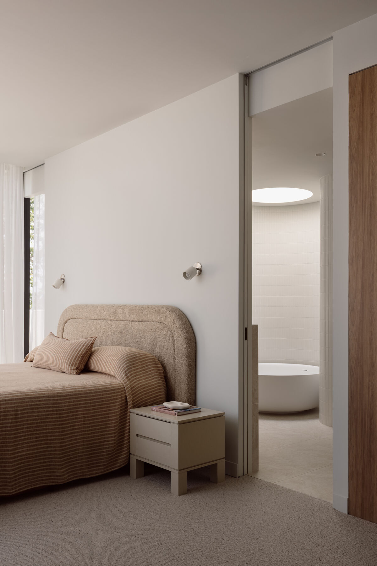 Adamson No.5 Penthouse — Principal suite